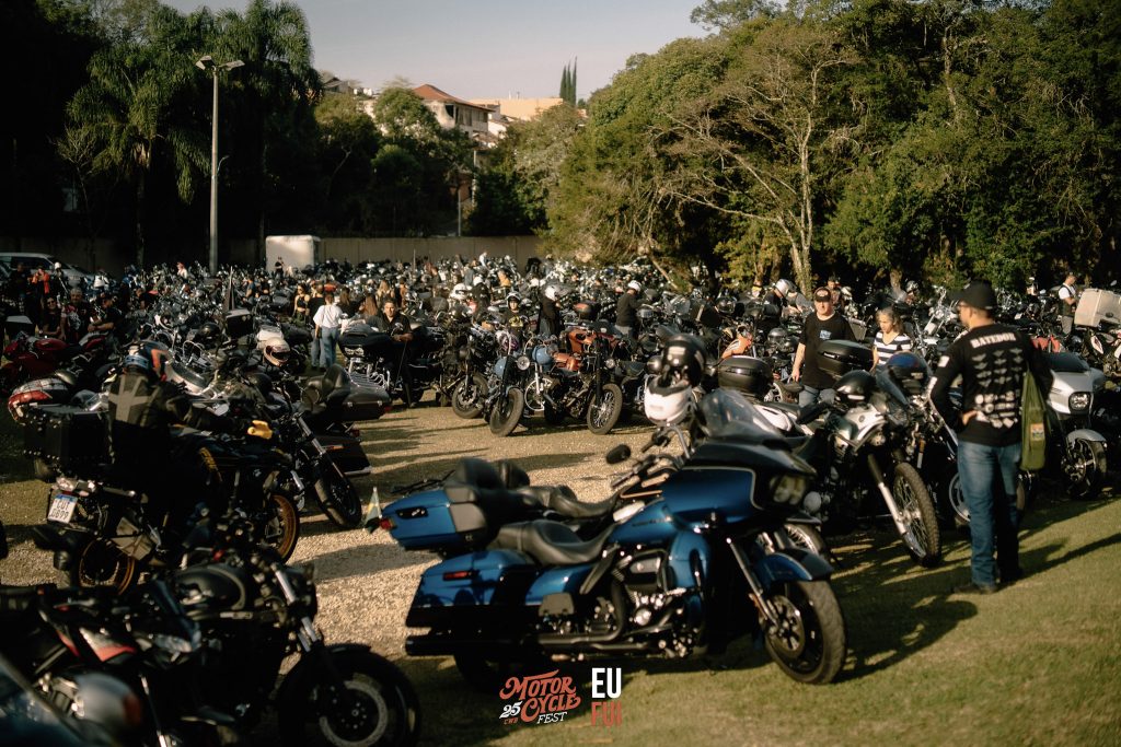 Motos no Estacionamento