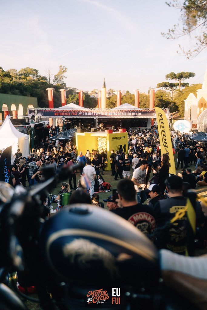 Publico Curtindo o evento